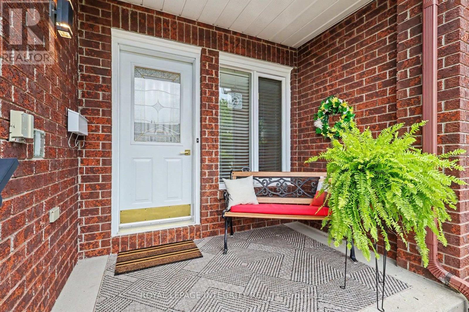 16 STREAMWOOD LANE