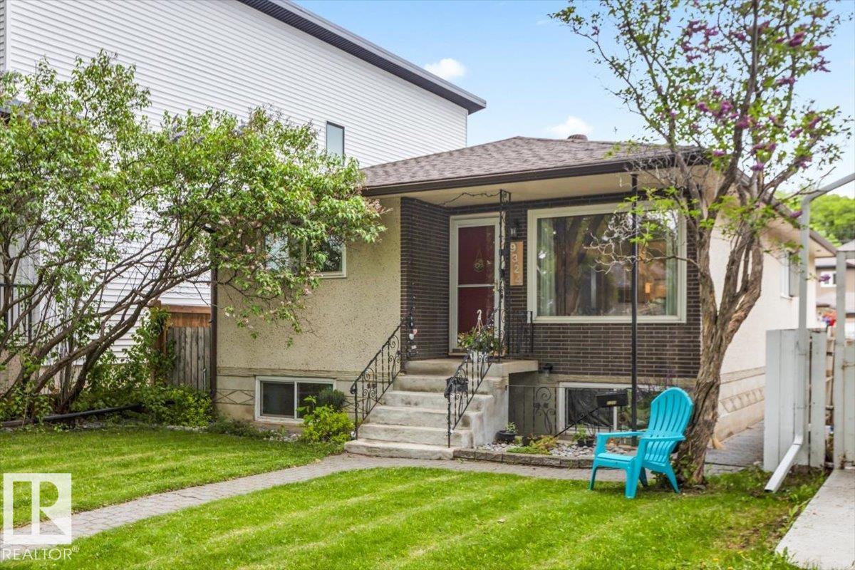 9324 70 AV NW
