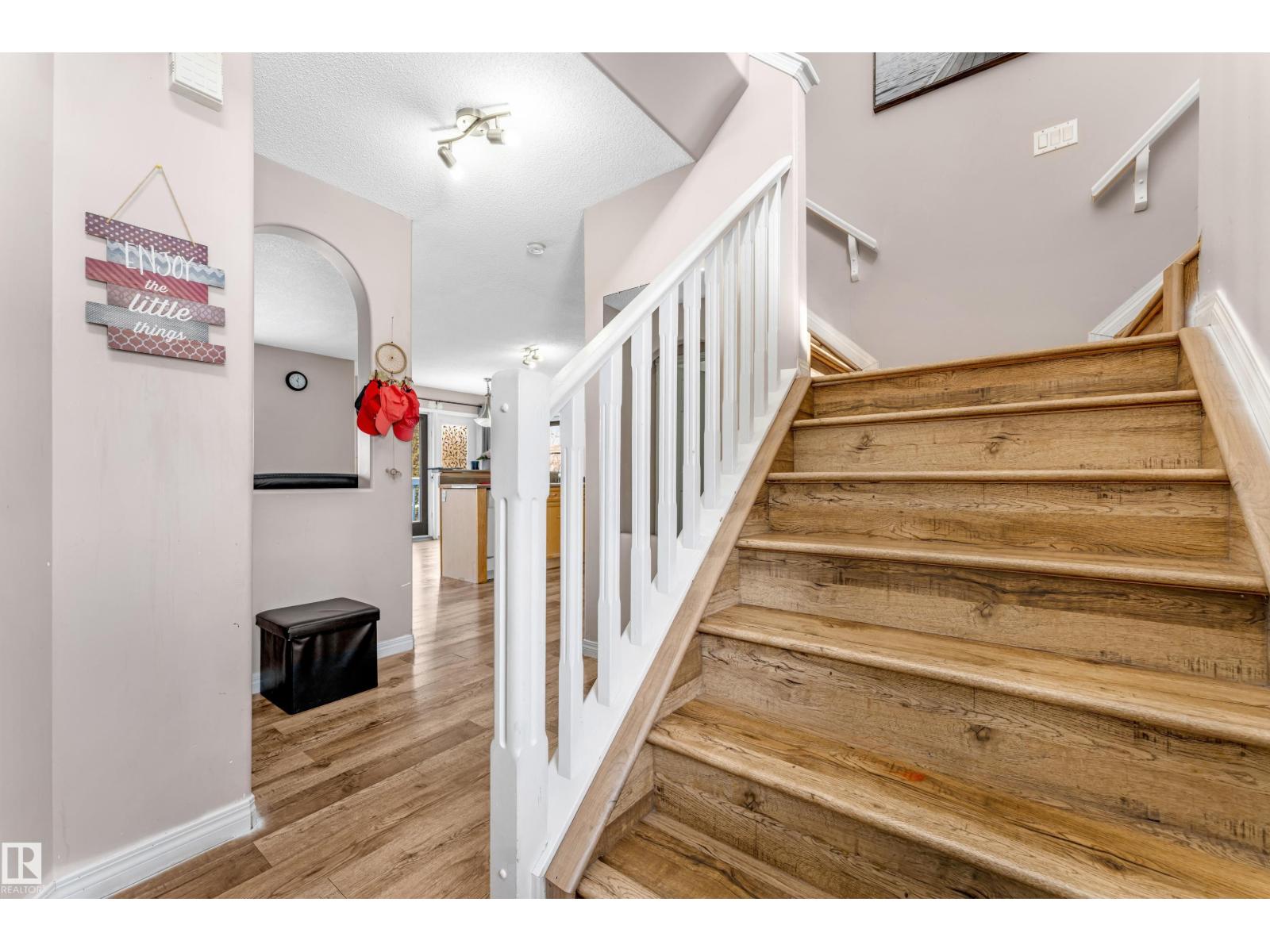 3774 20 ST NW