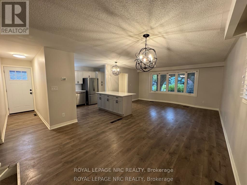 7 BLUE SPRUCE COURT