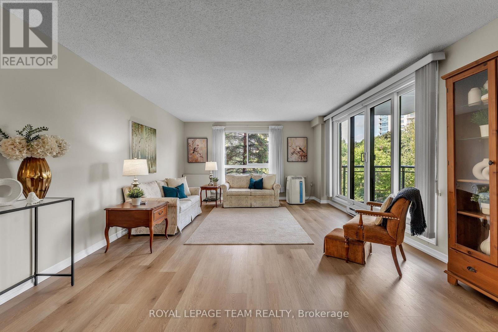 302 - 115 BARRETT COURT