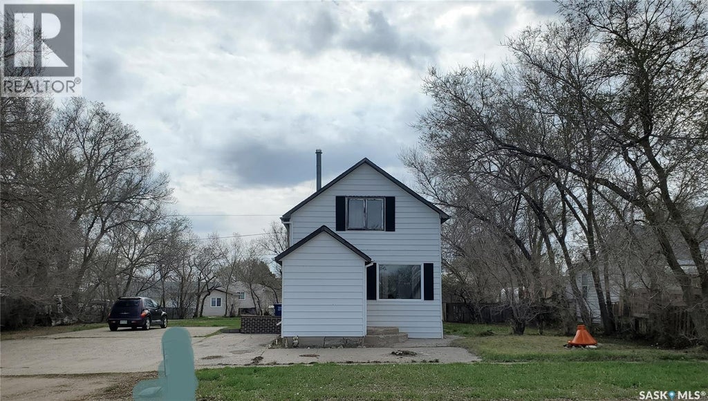 321 1ST STREET W, PONTEIX, SK S0N 1Z0 - Image 4206510153.jpeg?d=l