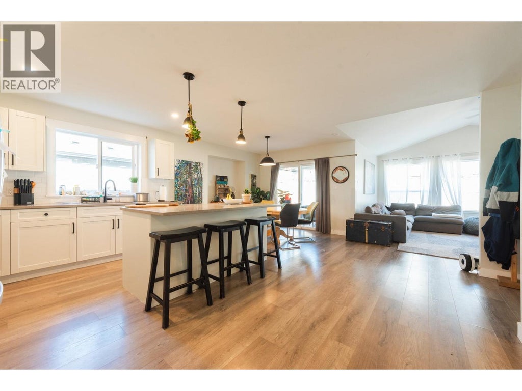 1040 CELIA CRESCENT, GIBSONS, BC V0N 1V7 - Image 2357343078.jpeg?d=l