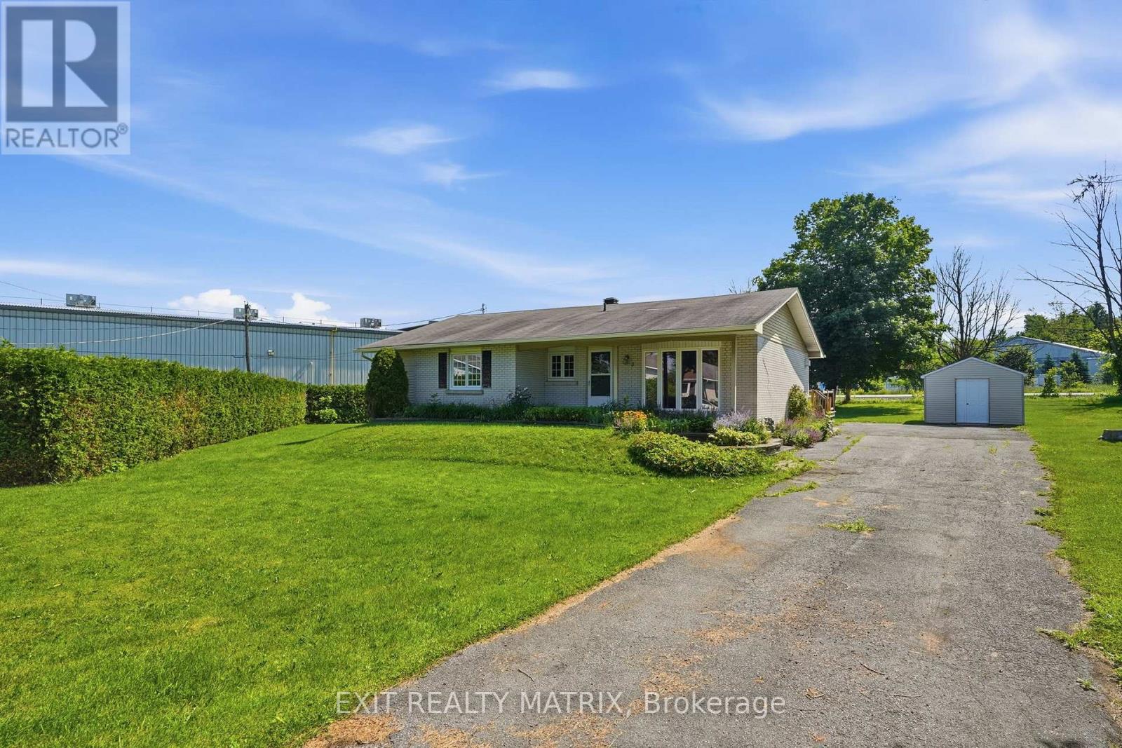 3 HILLVIEW CIRCLE - Photo 2