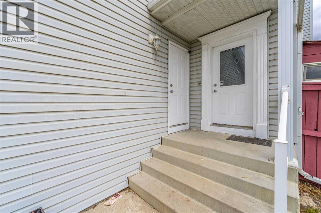 286 Martha's Manor NE