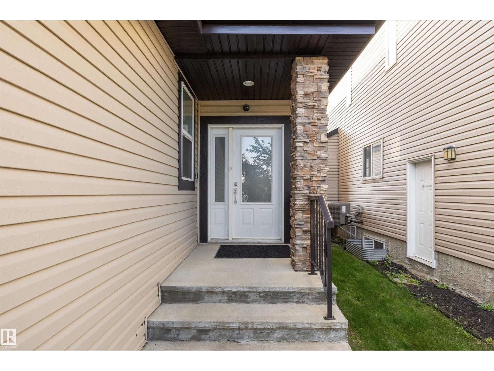 17355 11 AV SW SW
