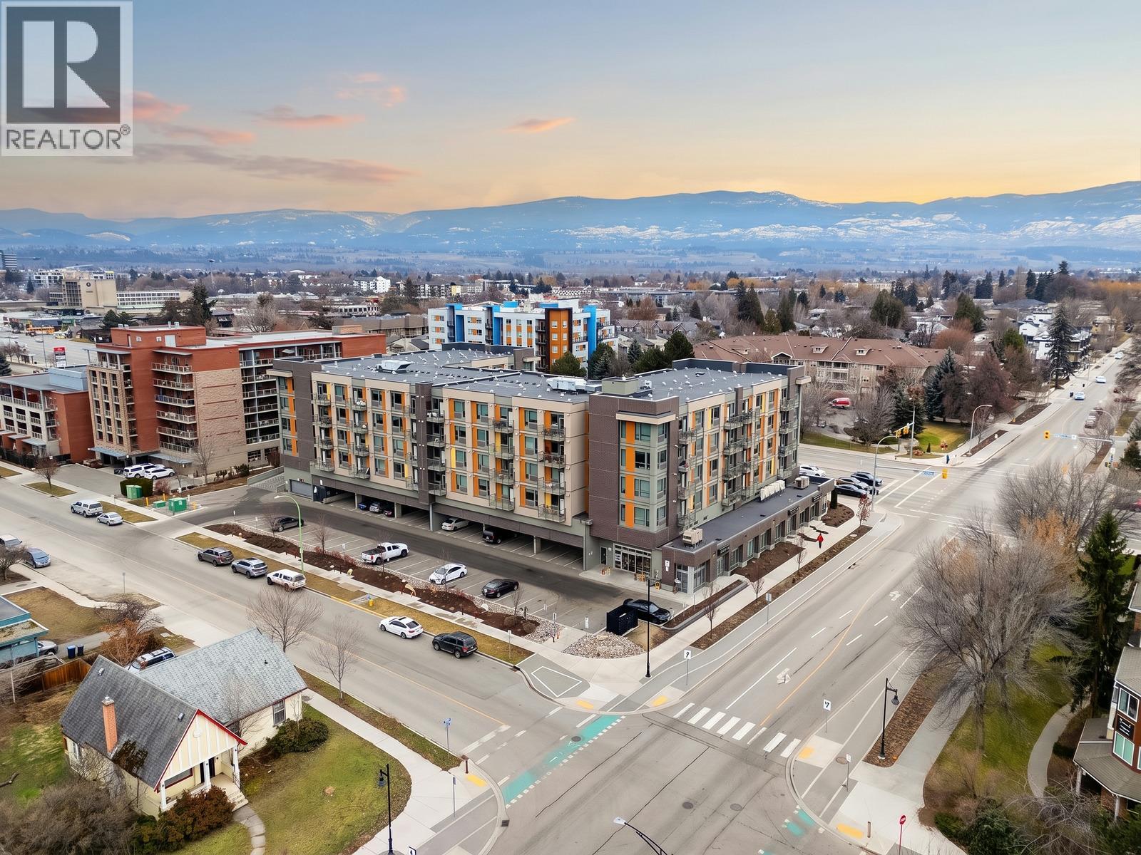 925 Leon Avenue Unit# 327