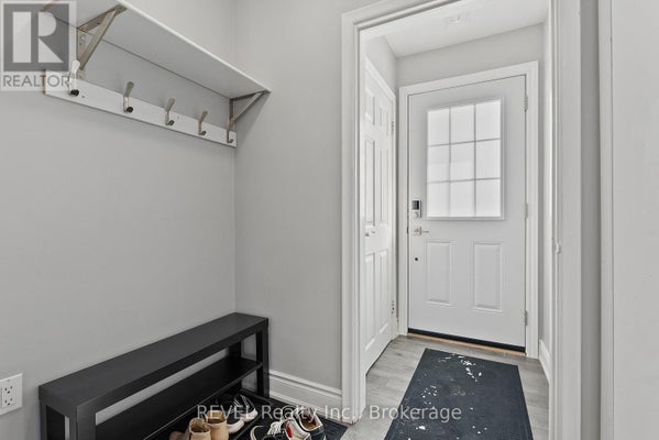 Upper - 8327 Parkway Dr, Niagara Falls (Chippawa), ON 4