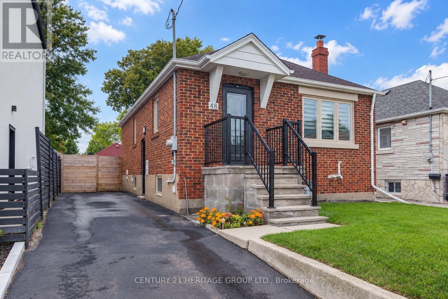 48 STEPHEN DRIVE