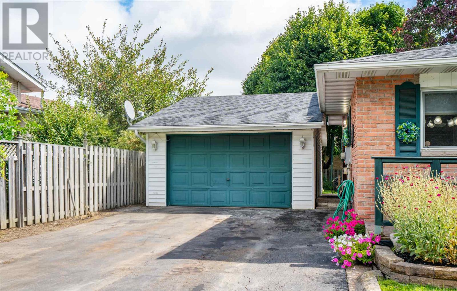 26 Heath RD