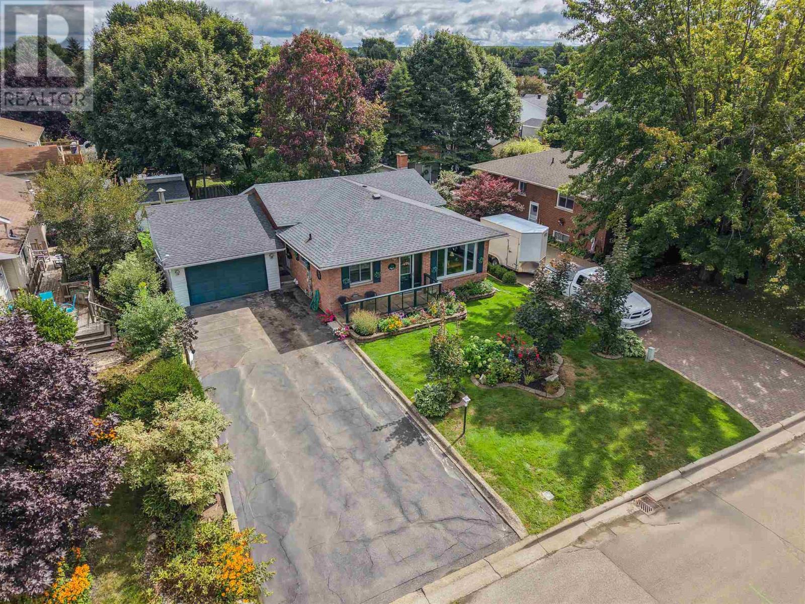26 Heath RD