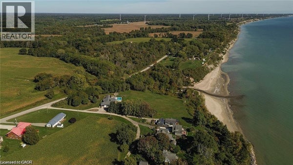 51 Victoria St, Port Burwell, ON 3