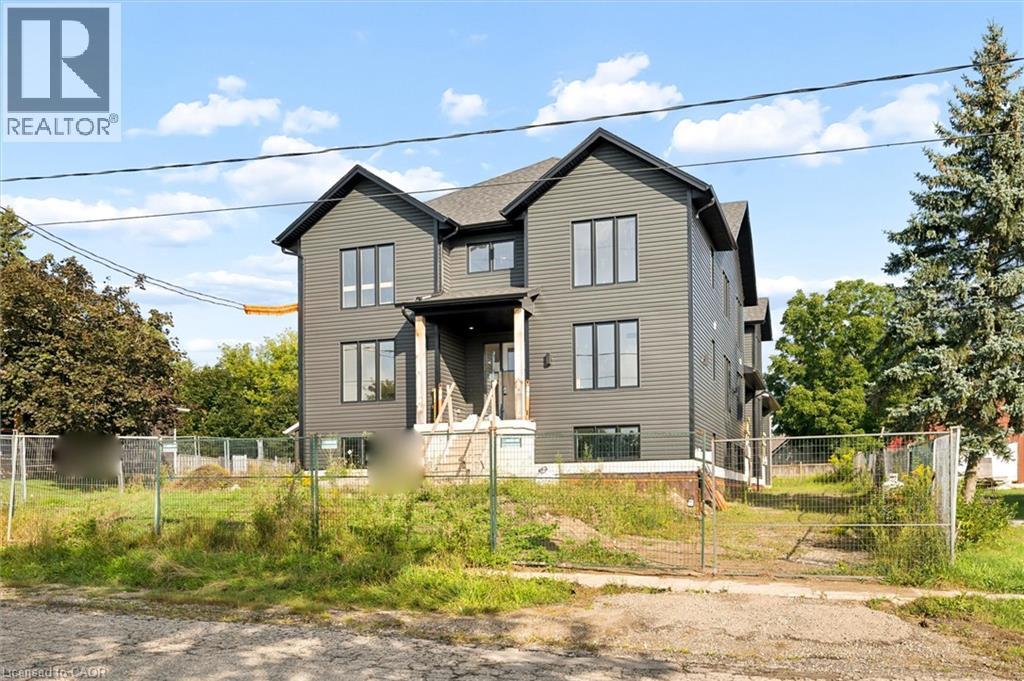 138 CHARLOTTA Street