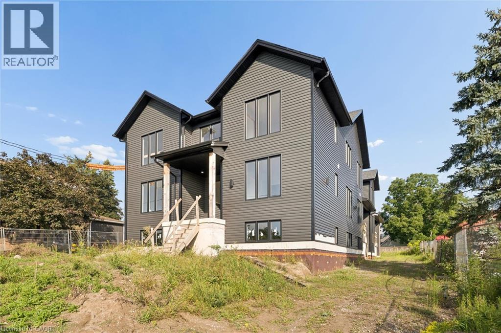 138 CHARLOTTA Street