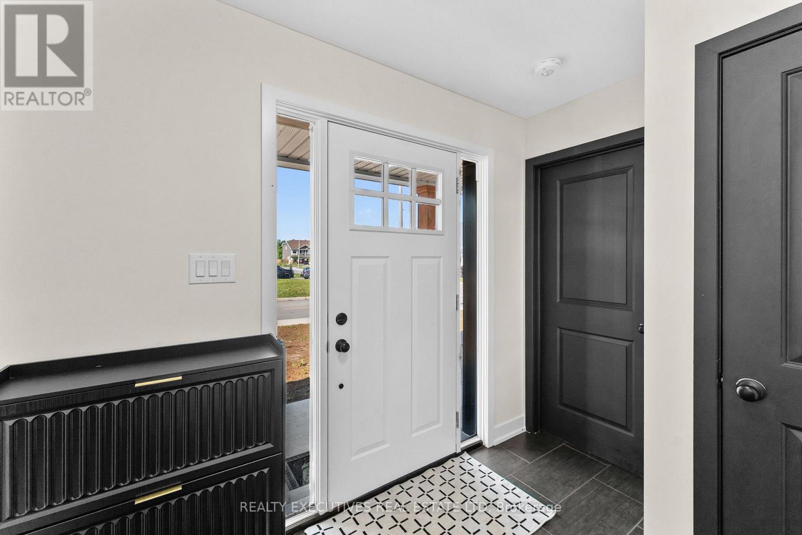 31 WHITCOMB CRESCENT