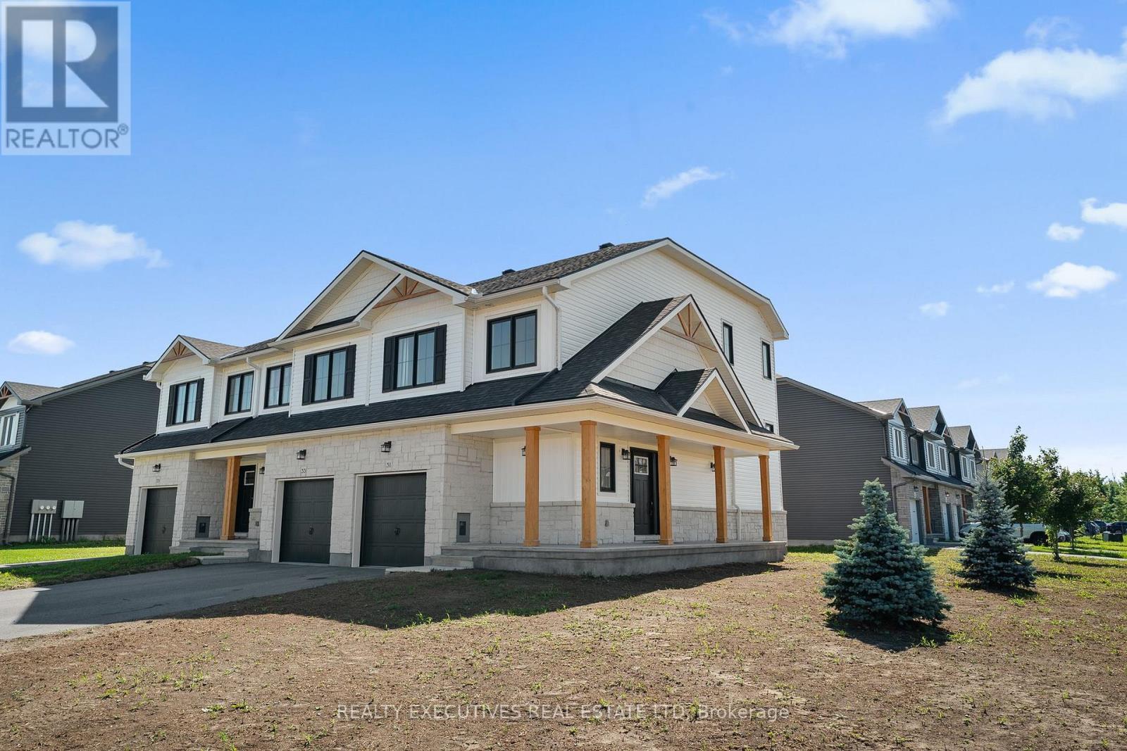 31 WHITCOMB CRESCENT