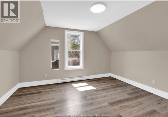 680 Lincoln Rd, Windsor, ON 4
