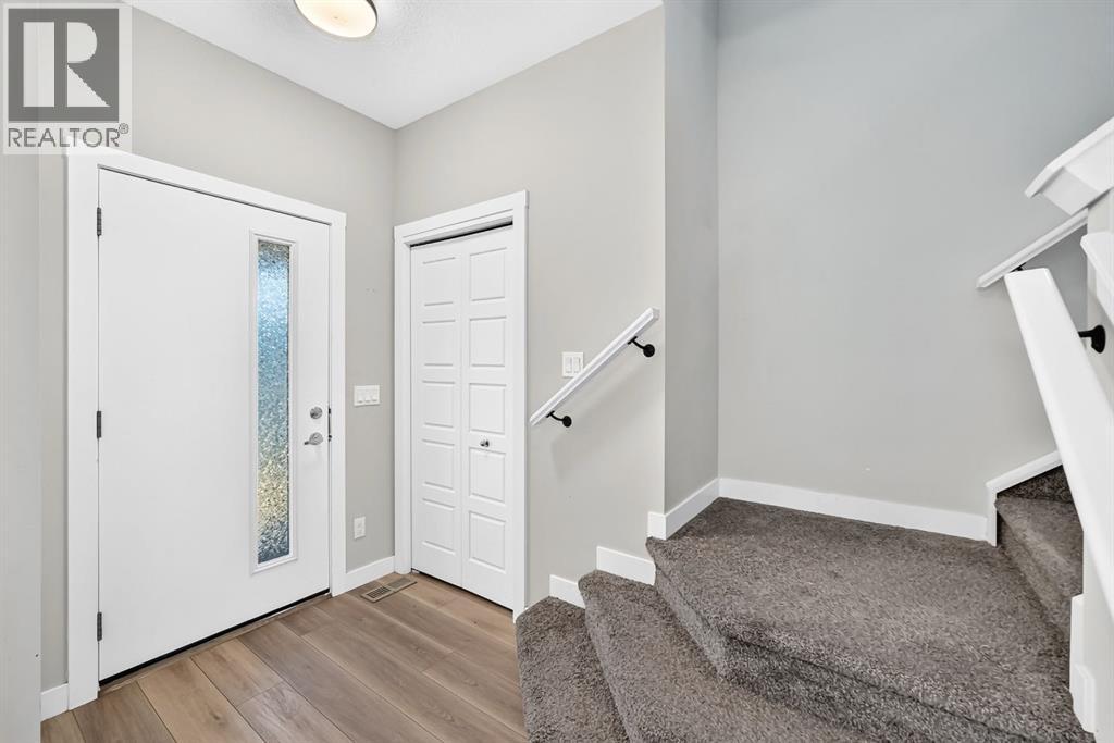 245 Midgrove Mews SW