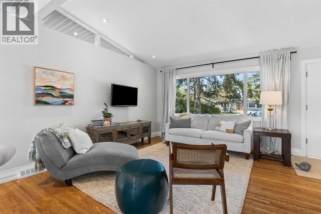 27 Gordon Drive SW