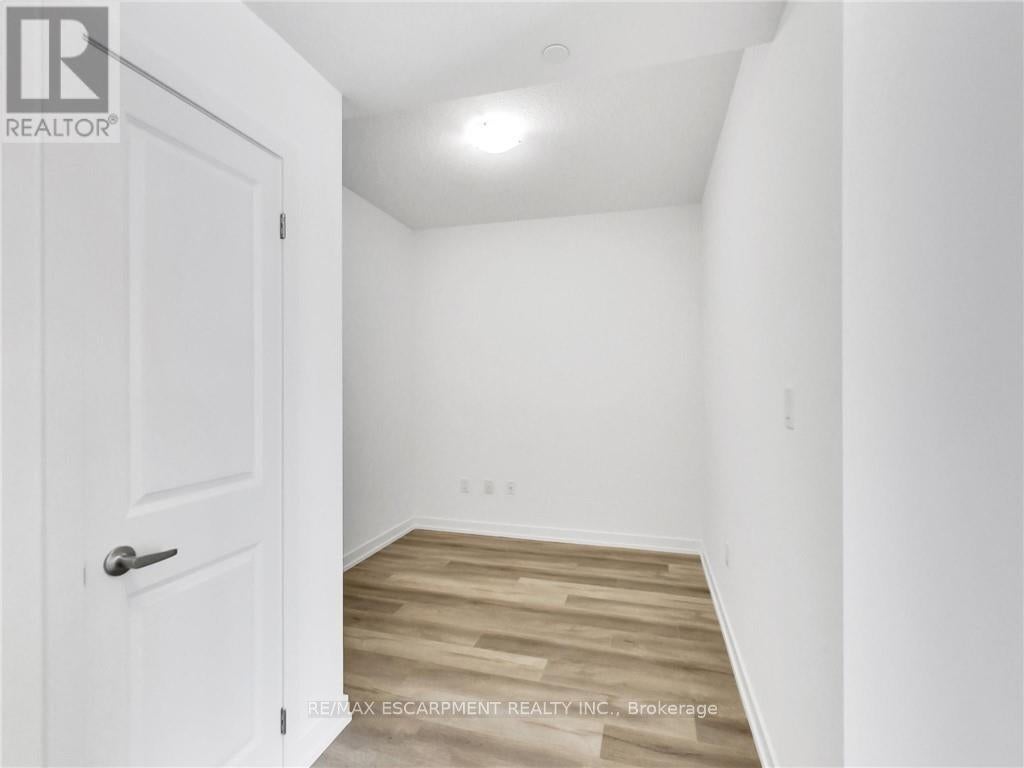 1008 - 470 DUNDAS STREET E