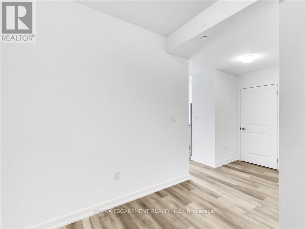 1008 - 470 DUNDAS STREET E