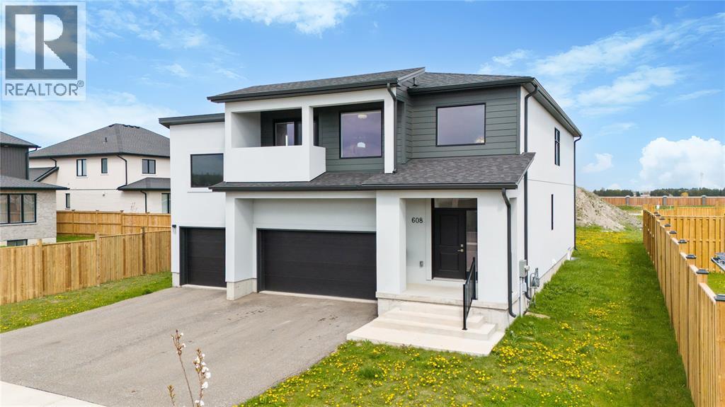 608 SWEETBAY CRESCENT