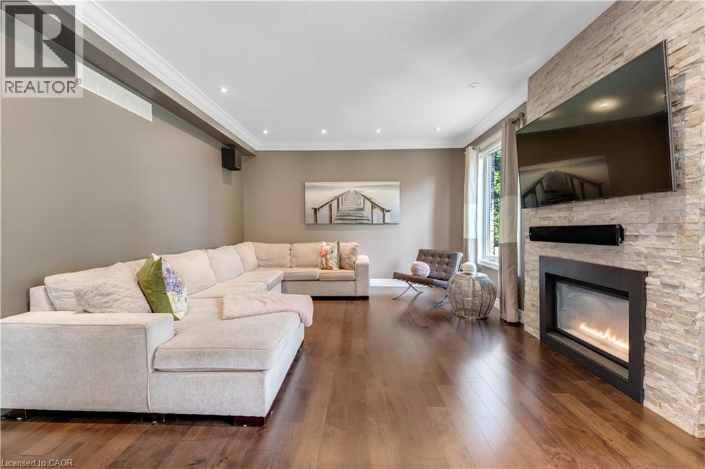 258 EDGEWATER Crescent Unit# 3