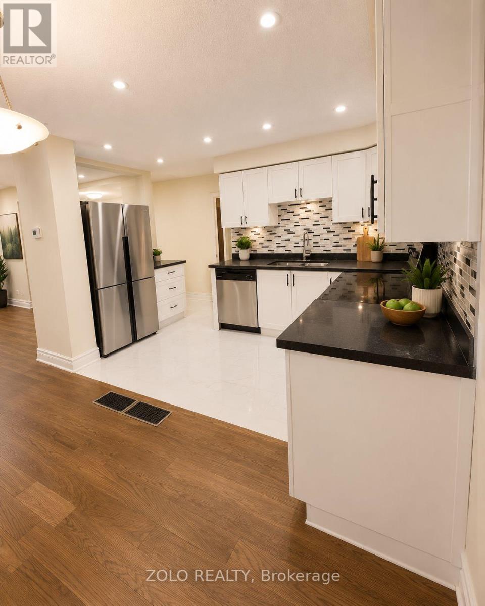 16 - 3250 THE CREDIT WOODLANDS