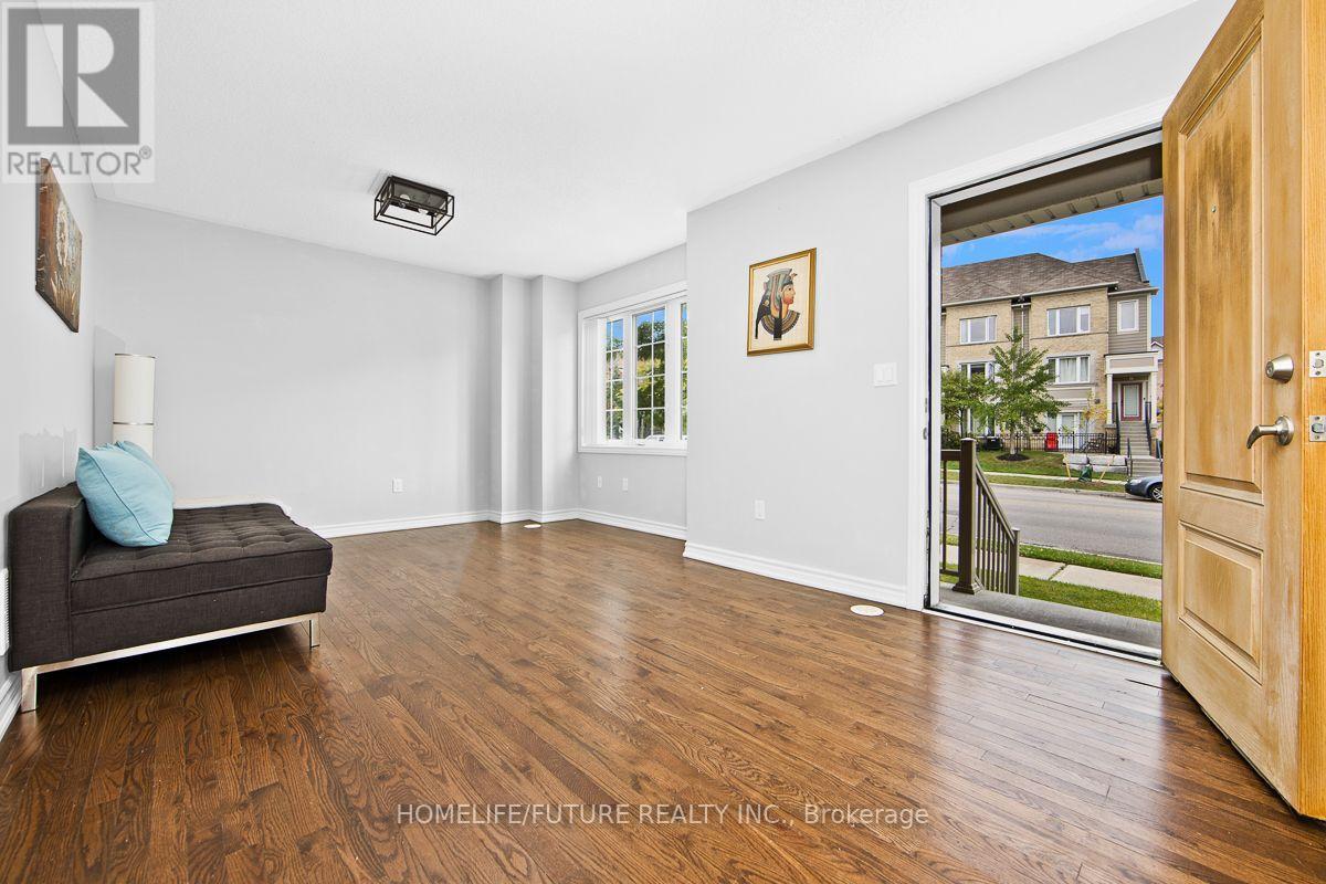 7 - 3170 BOXFORD CRESCENT