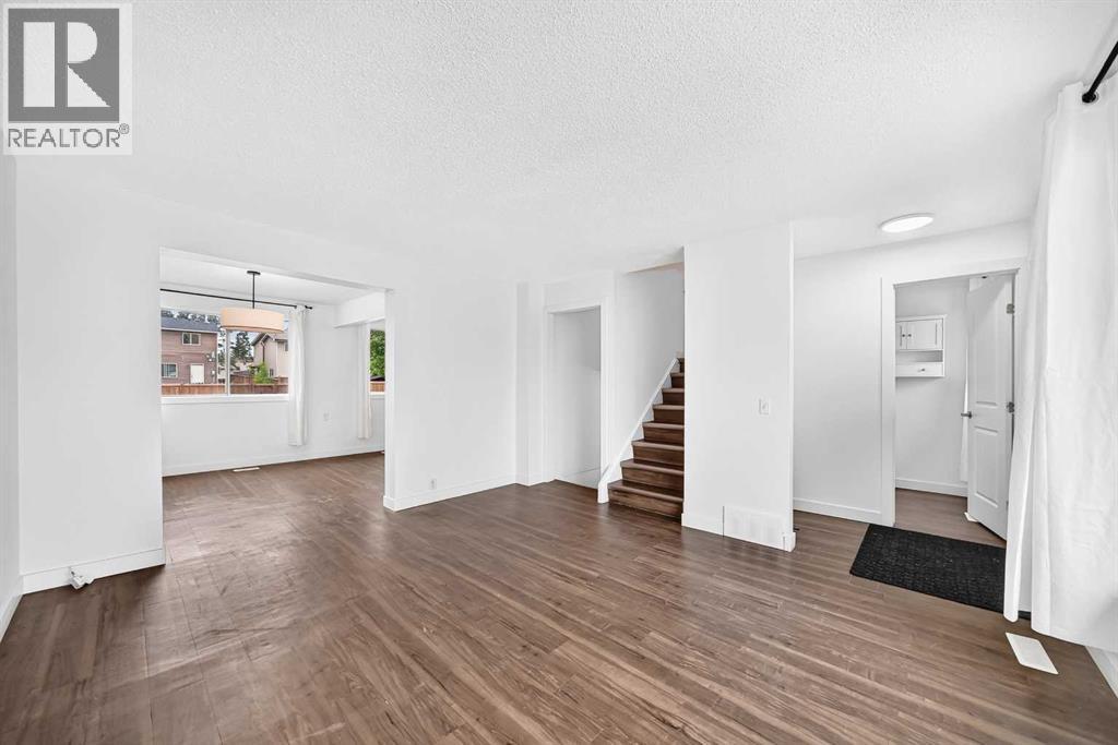 60 Erin Mount Crescent SE