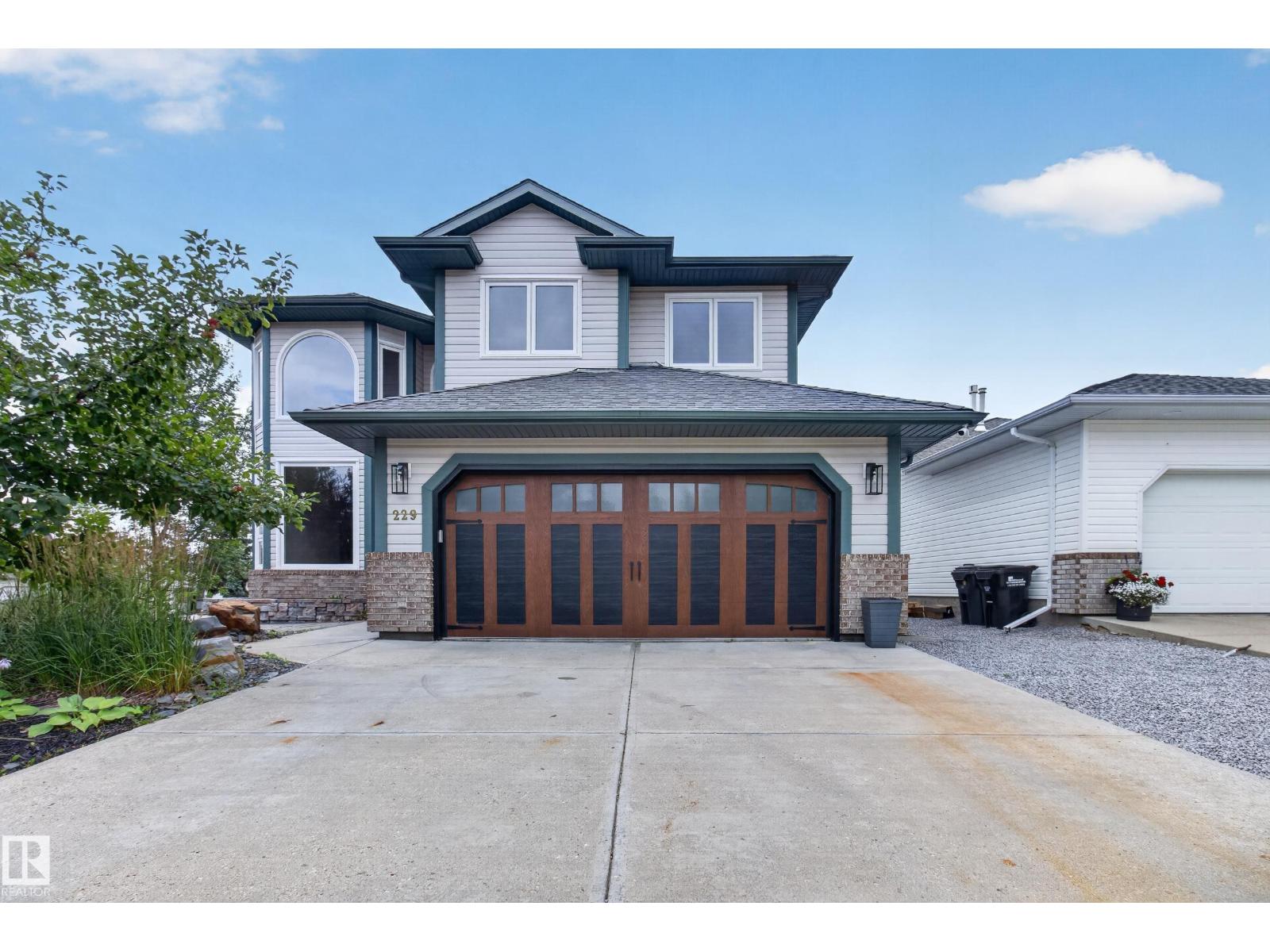 229 HILLCREST CT
