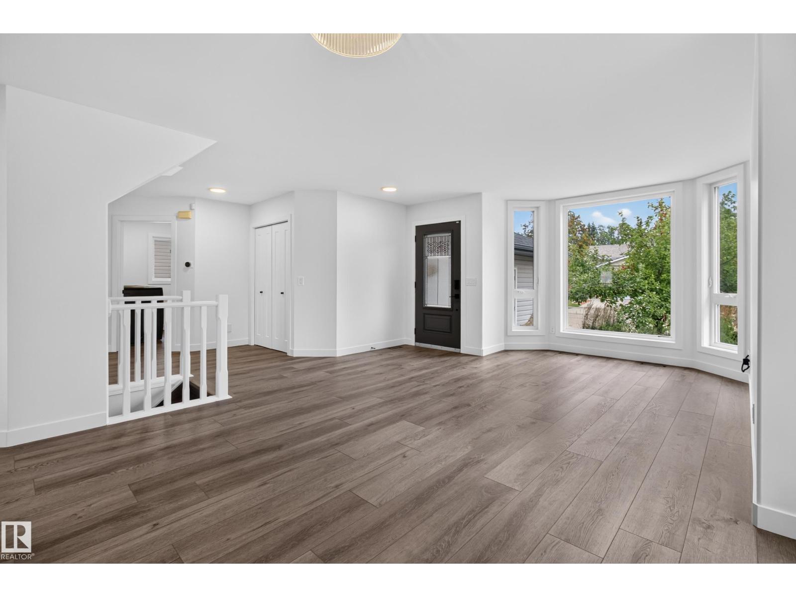229 HILLCREST CT