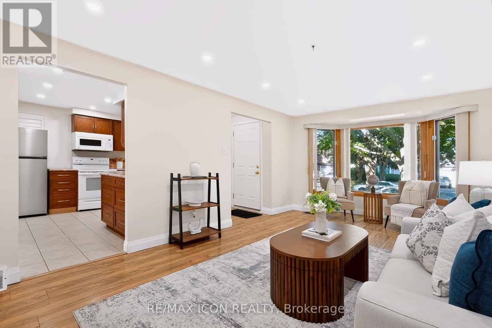 95 UNDERHILL CRESCENT