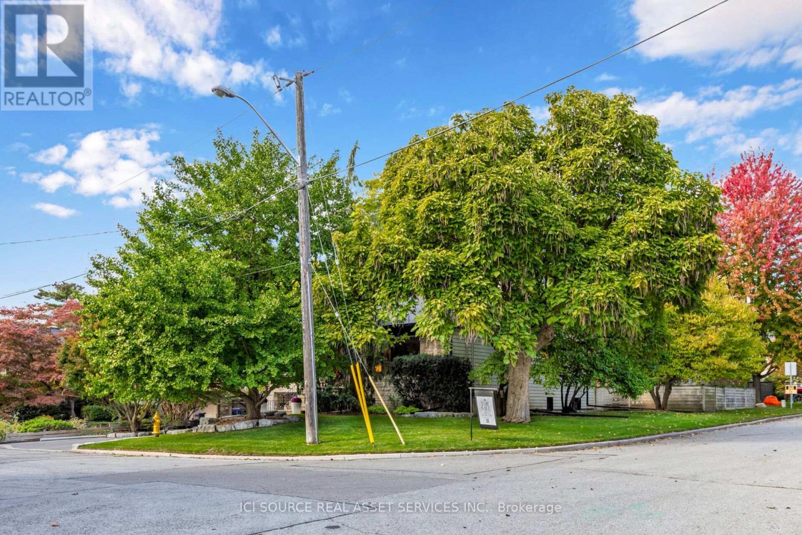 10 RED OAKS CRESCENT