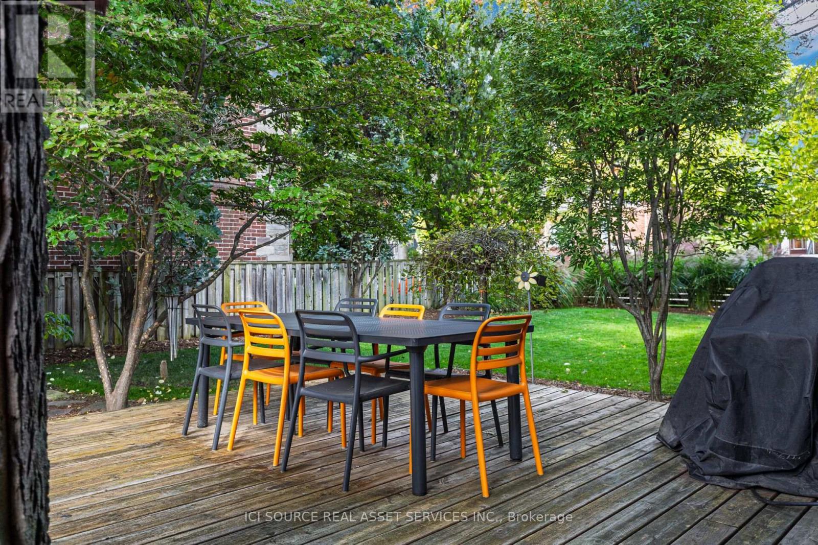 10 RED OAKS CRESCENT