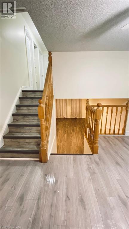 508 PINETREE Crescent