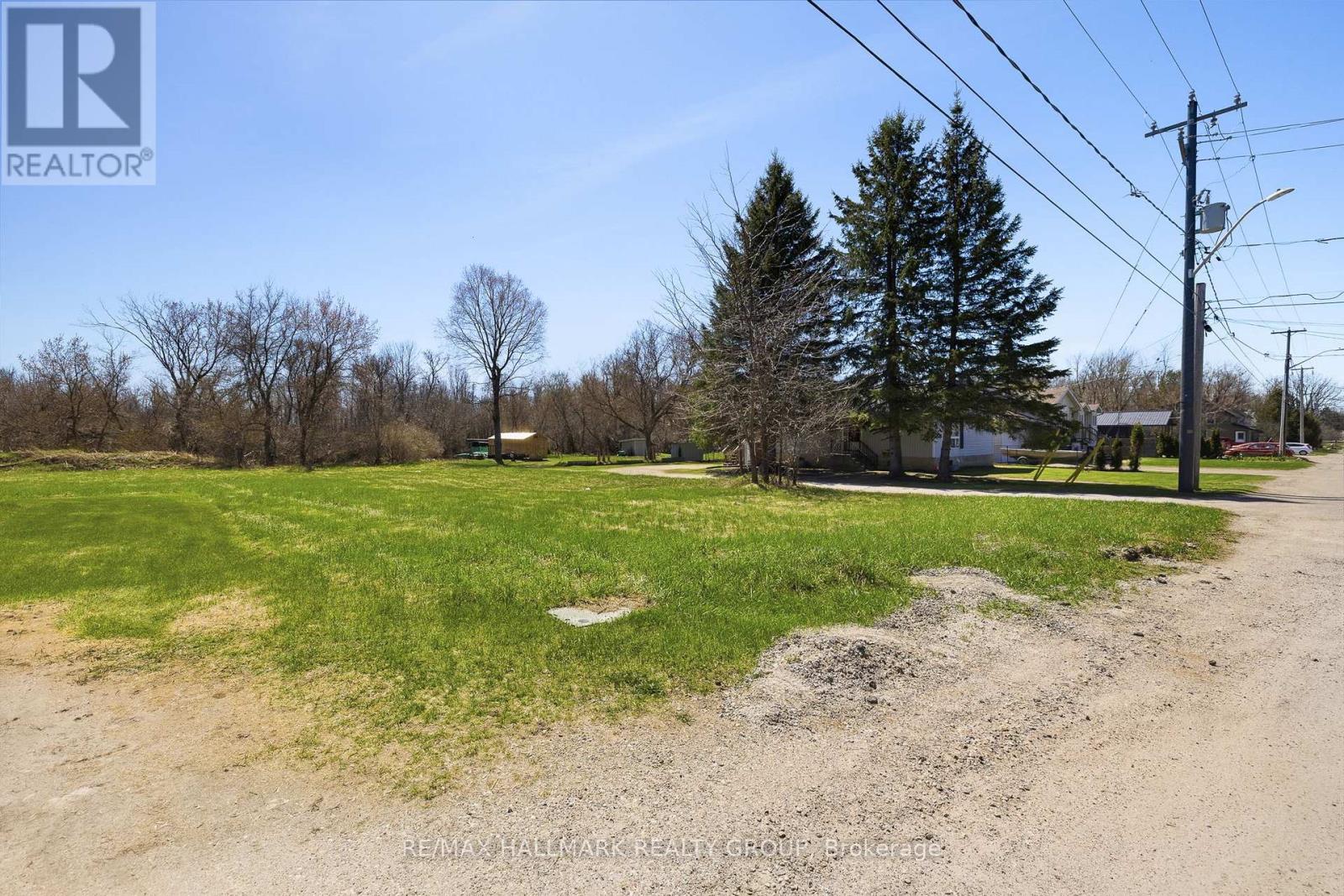 32 BROCK STREET N