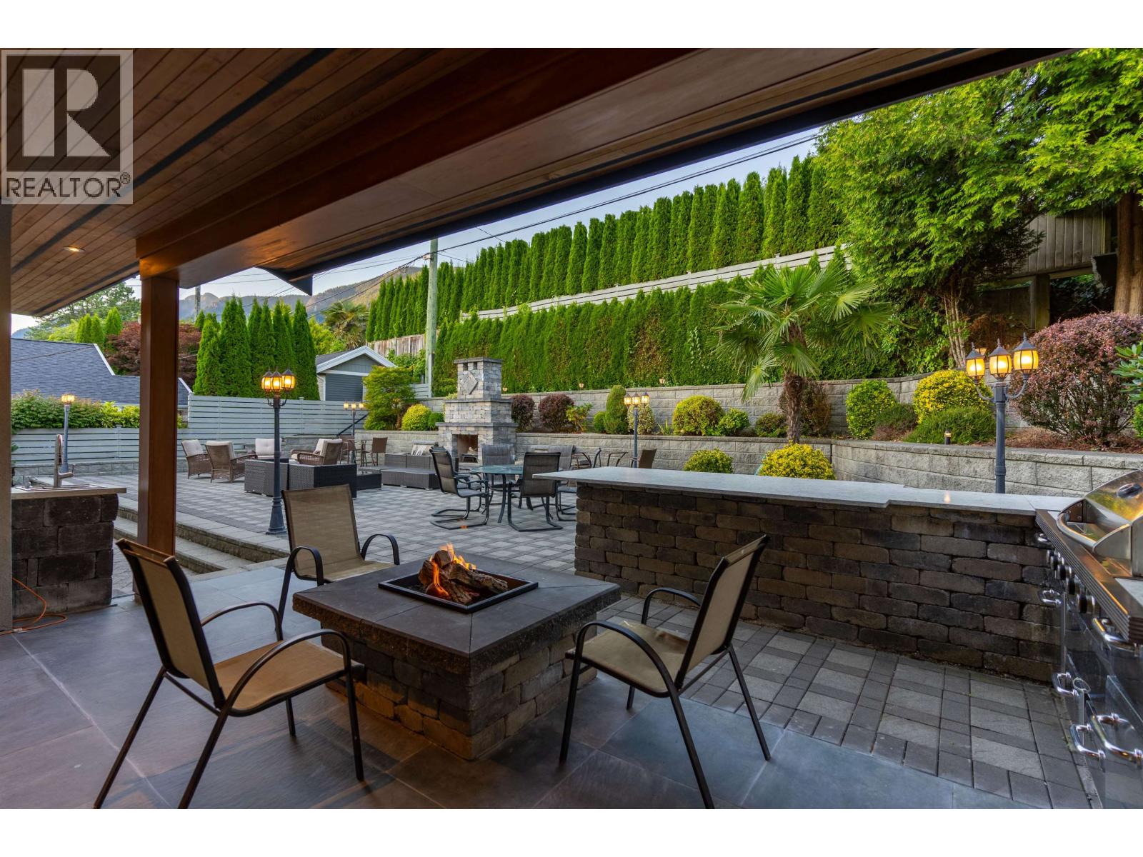 4168 HIGHLAND BOULEVARD