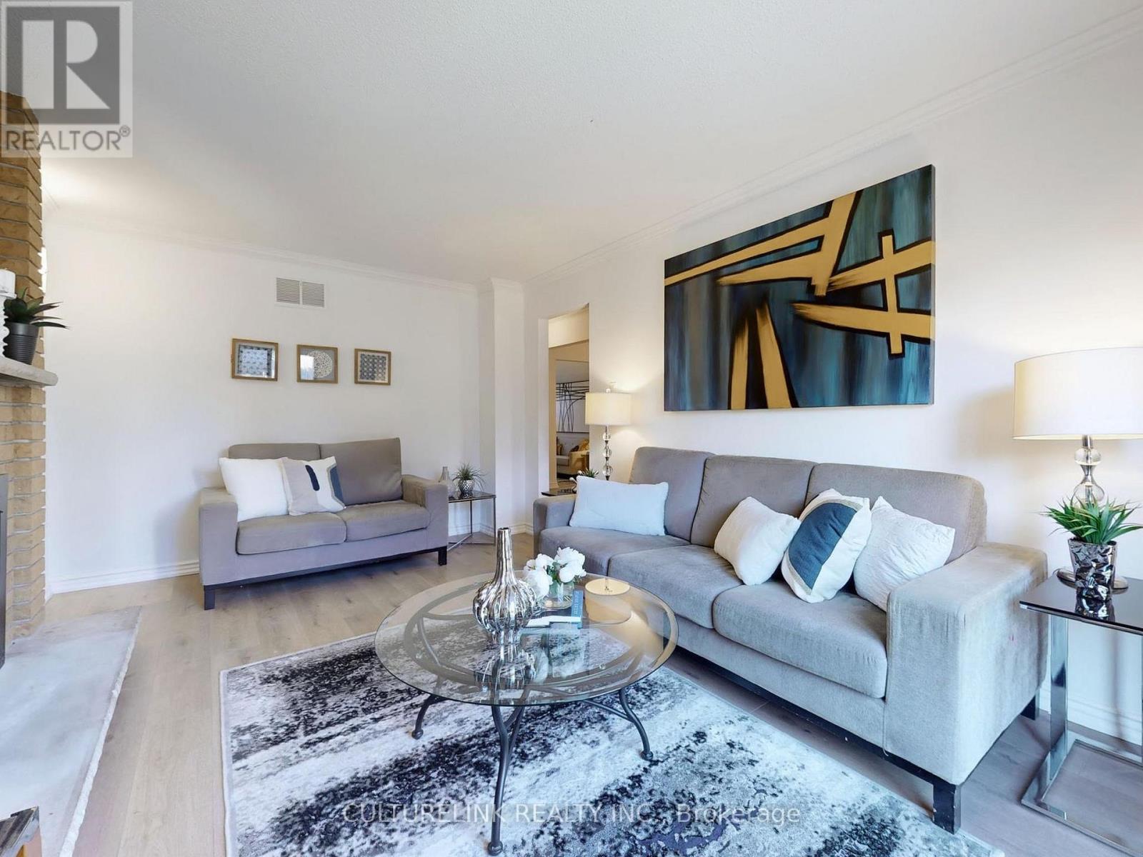 5 HAVEN HILL SQUARE