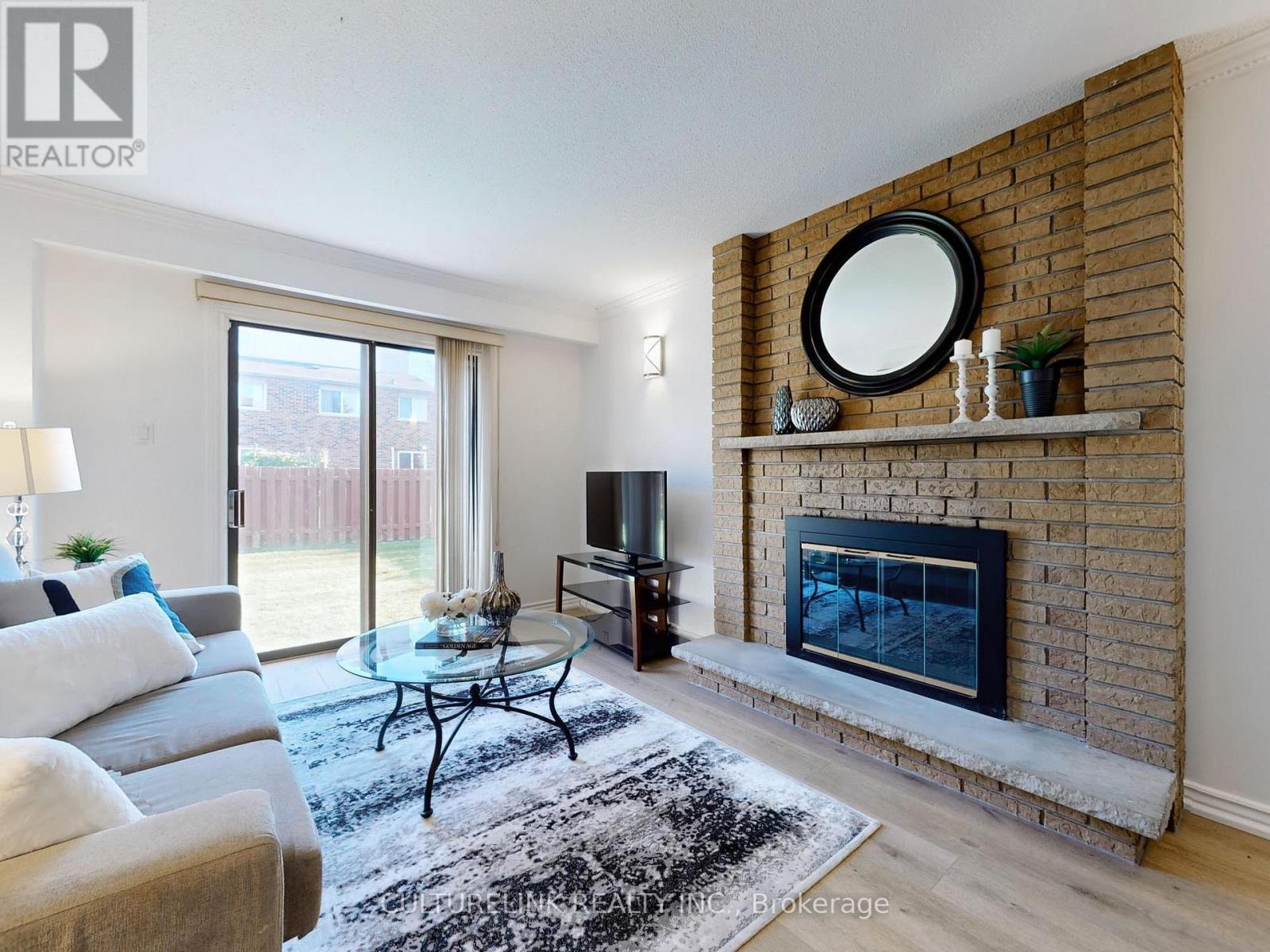5 HAVEN HILL SQUARE