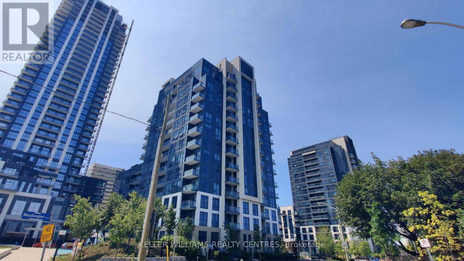 508 - 10 MEADOWGLEN PL.