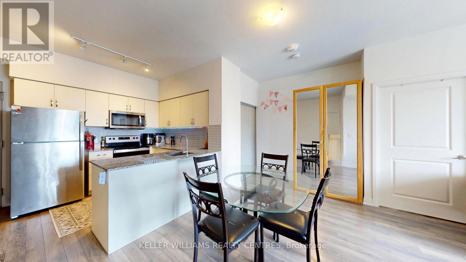 508 - 10 MEADOWGLEN PL.