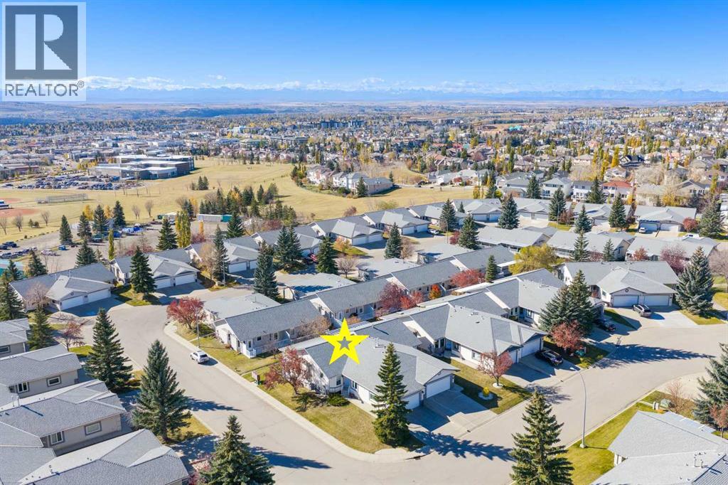 4 ARBOUR CLIFF Court NW