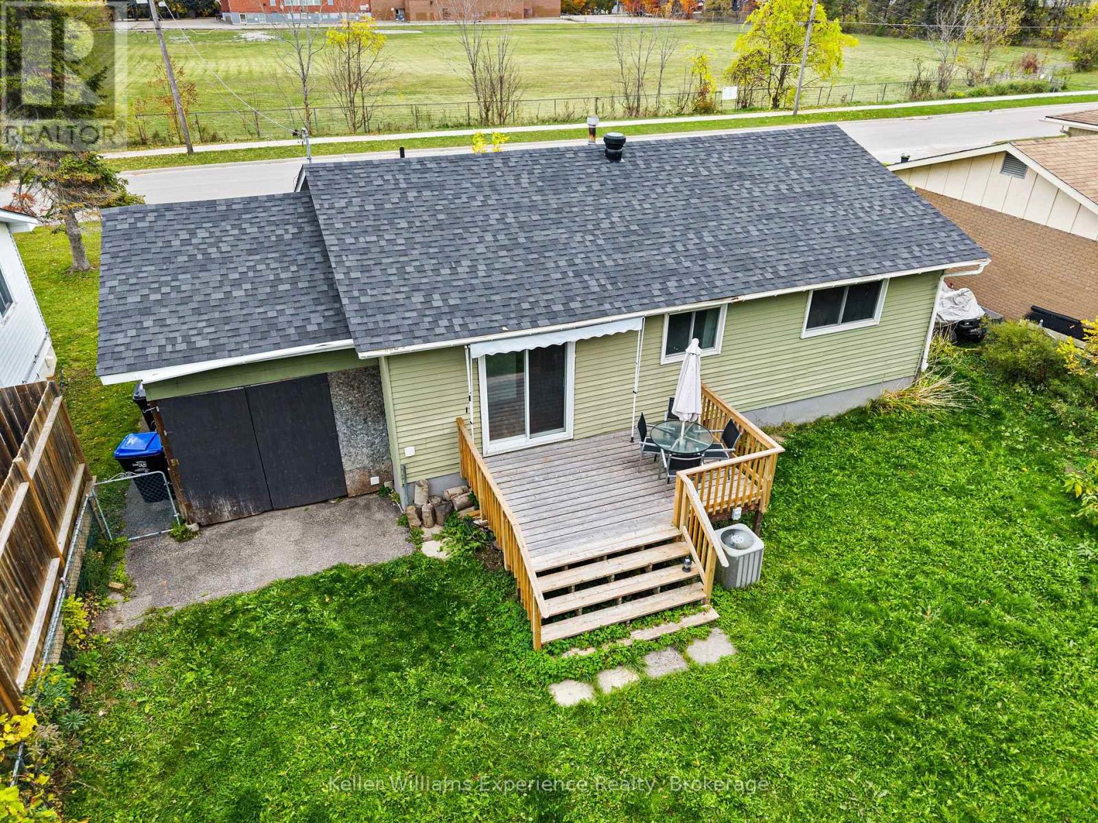 706 SIMCOE AVENUE