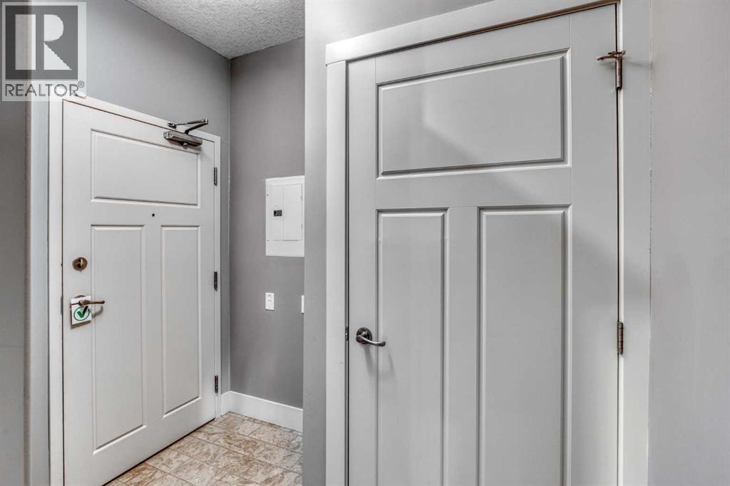 117, 77 George Fox Trail W