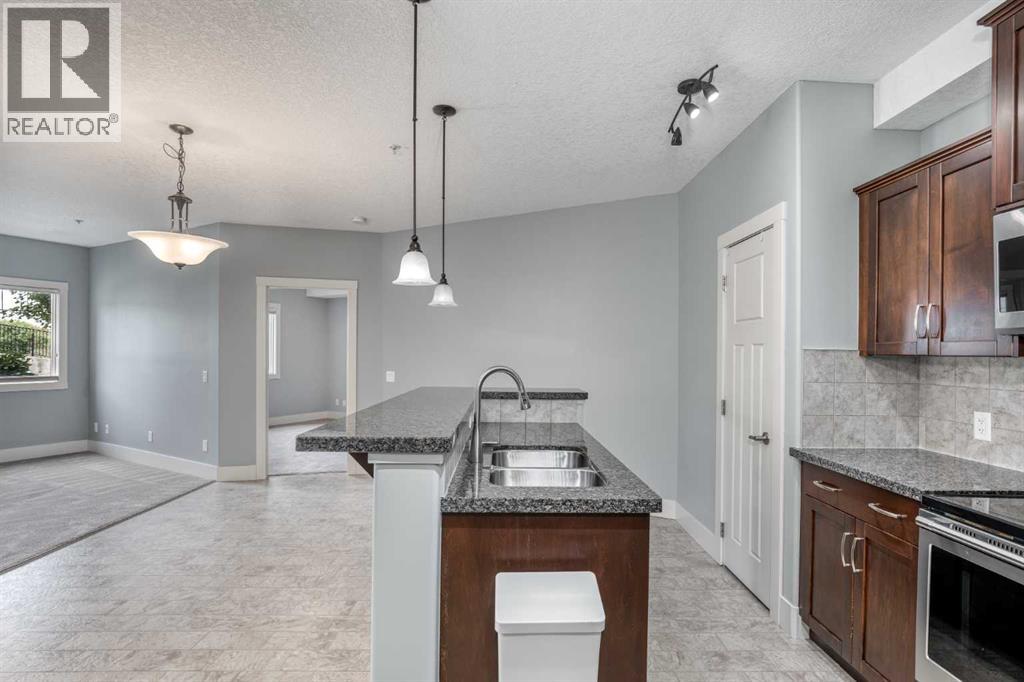 117, 77 George Fox Trail W