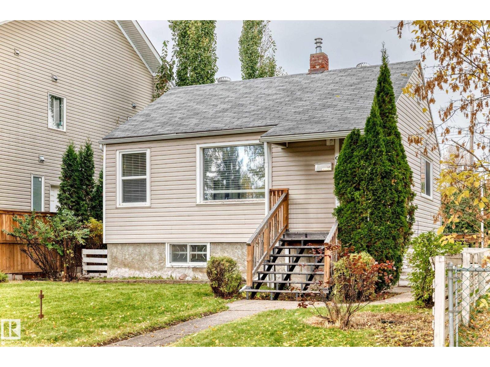 9506 72 AV NW