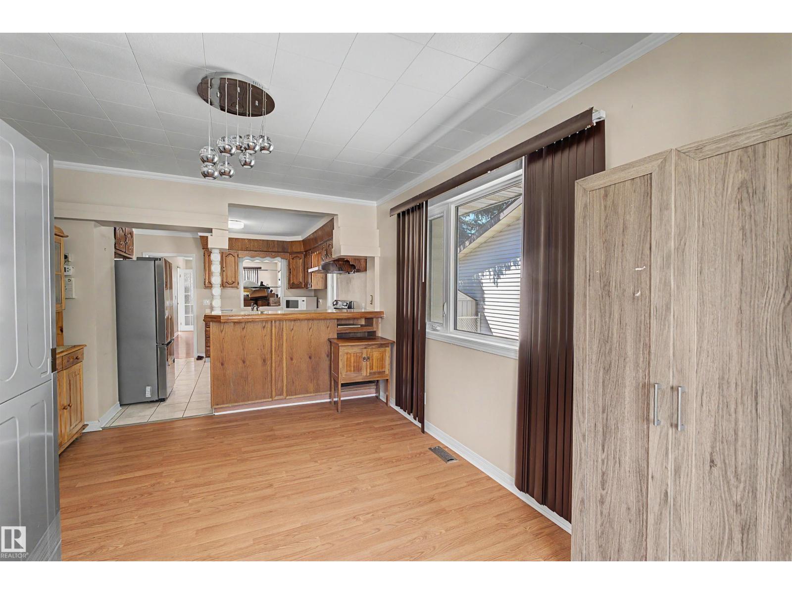 4233 116 AV NW