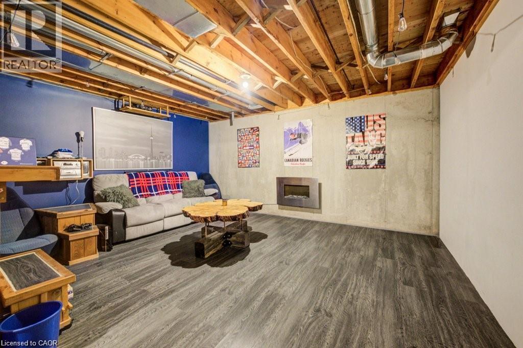 875 SAFARI Road