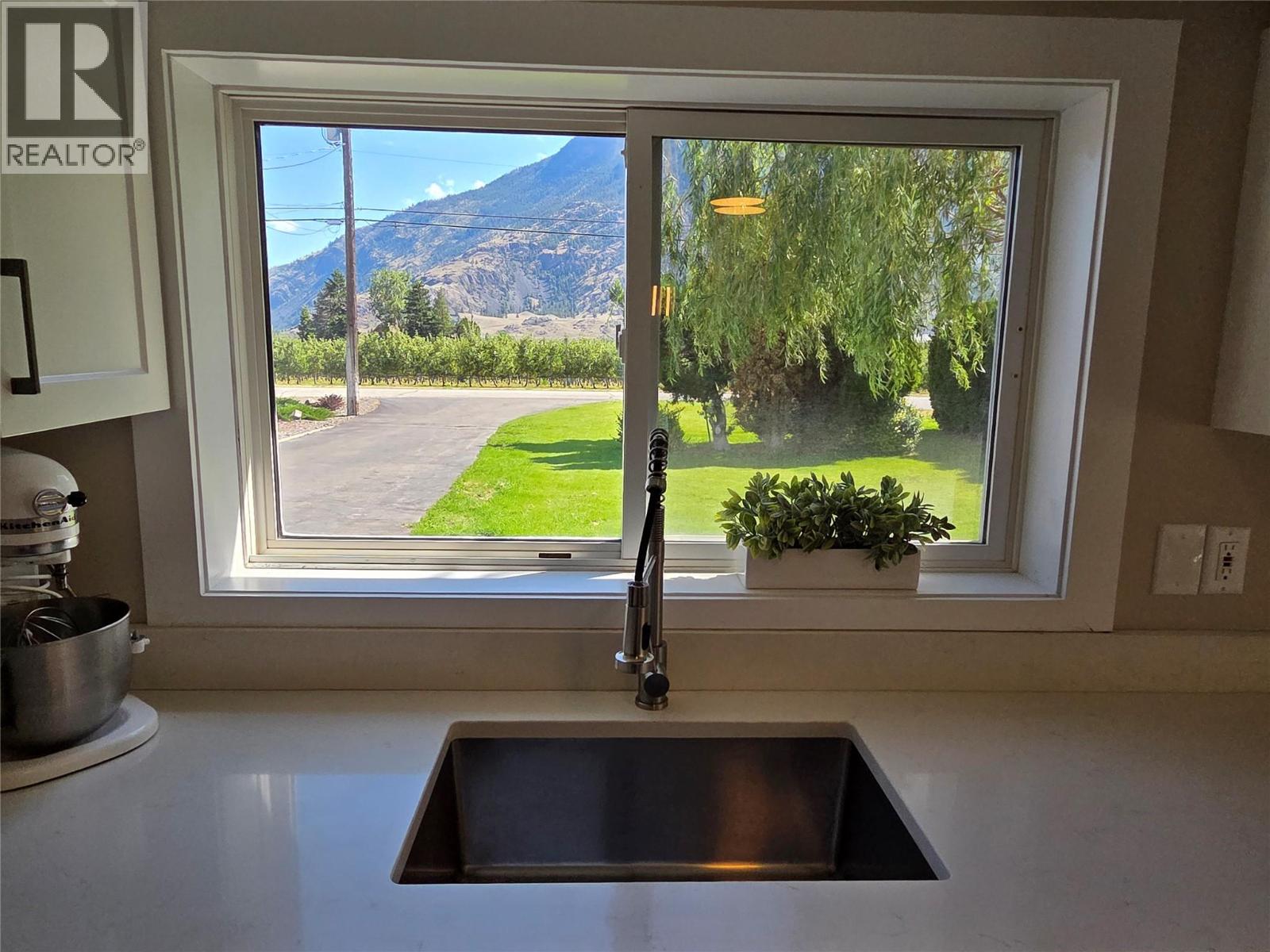 2548 Upper Bench Road